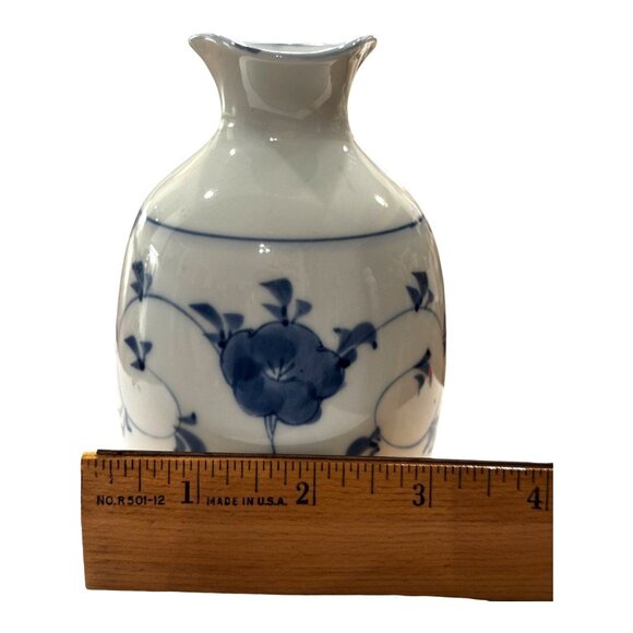 Vintage Hand-Painted Cobalt Blue & White Floral Porcelain Sake Bottle Bud Vase - Picture 8 of 8